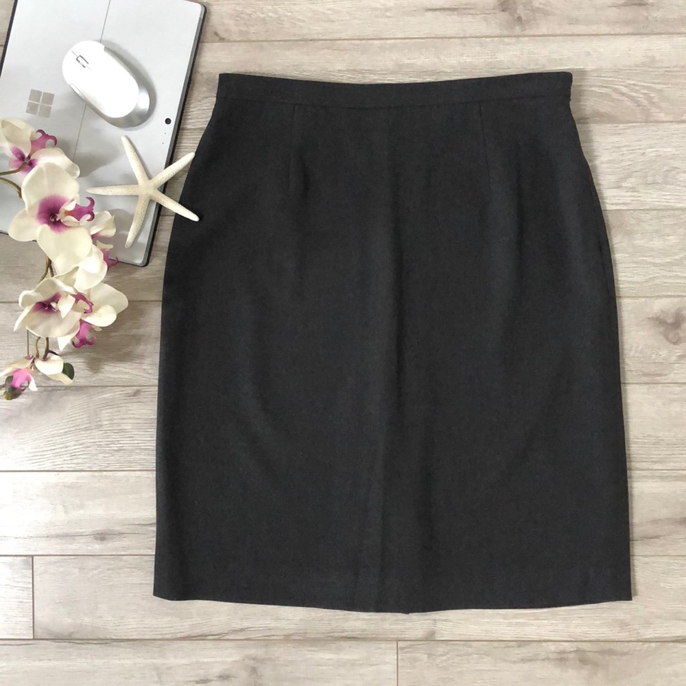 Pencil Skirt 👩🏻‍💻